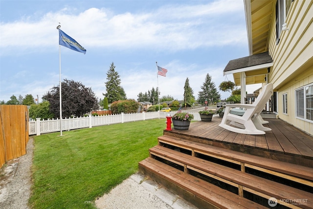 4610 N Defiance St, Tacoma, WA 98407 - fenced backyard featuring a deck