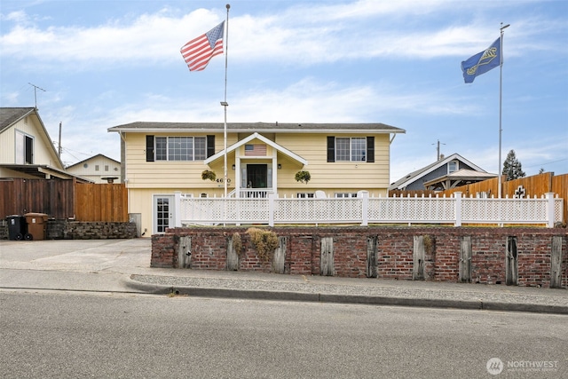 4610 N Defiance St, Tacoma, WA 98407 - view of front of house featuring a fenced front yard