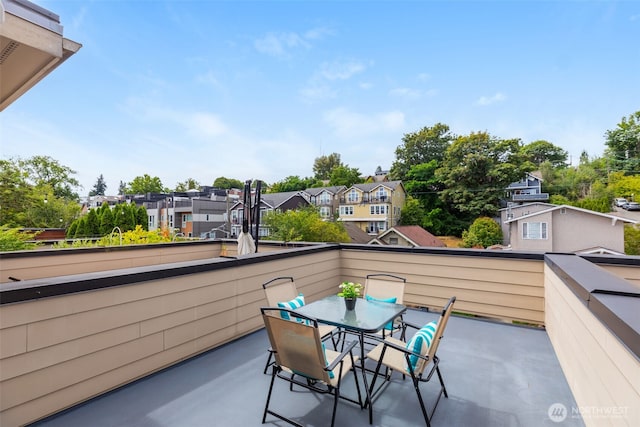 140 26th Ave E, Seattle, WA 98112 - balcony with a residential view