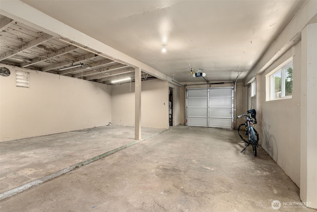 1428 S 4th Ave, Kelso, WA 98626 - garage featuring a garage door opener
