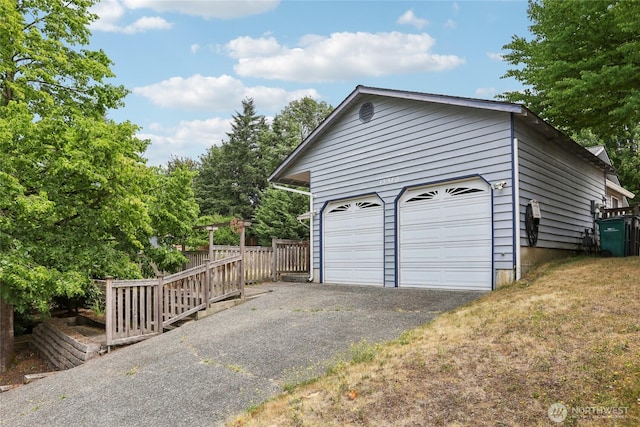 13940 113th Ave NE, Kirkland, WA 98034 - view of garage