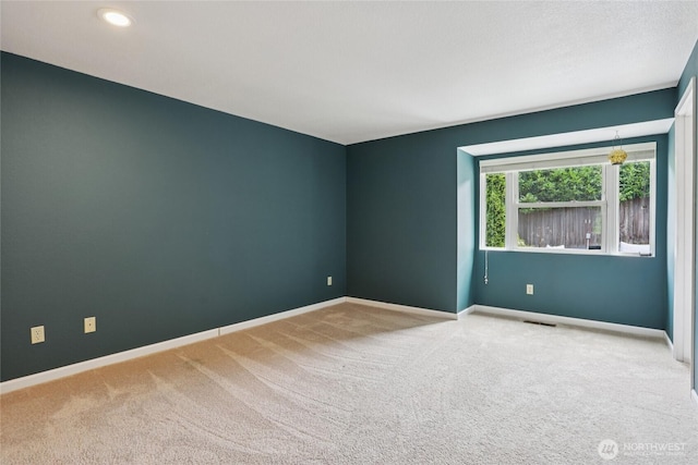 13940 113th Ave NE, Kirkland, WA 98034 - carpeted empty room featuring baseboards