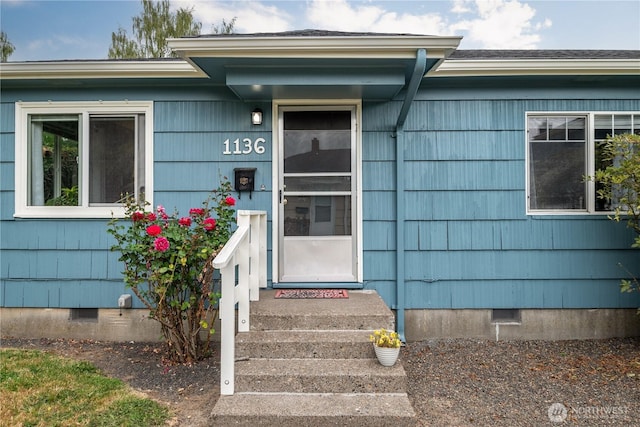 11341136 16th Ave, Longview, WA 98632 - property entrance featuring crawl space
