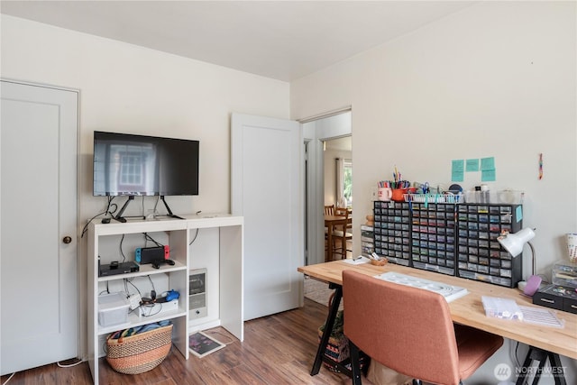 11341136 16th Ave, Longview, WA 98632 - office area featuring wood finished floors