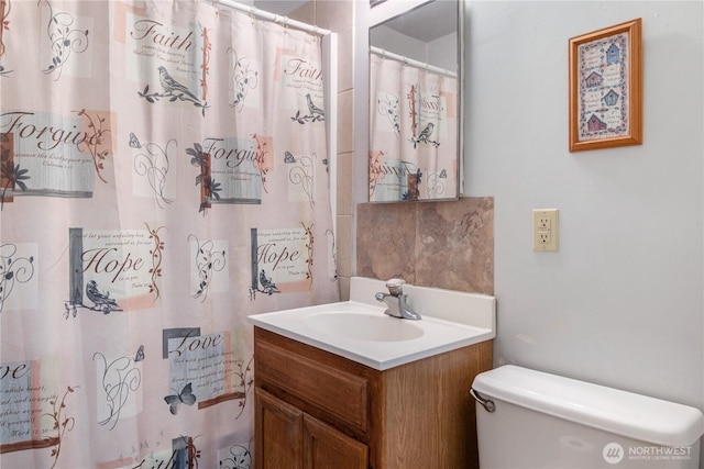 11341136 16th Ave, Longview, WA 98632 - bathroom with vanity and a shower with shower curtain