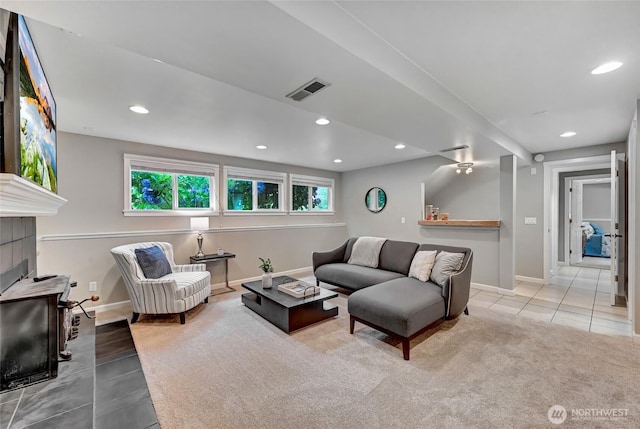 13506 89th Pl NE, Kirkland, WA 98034 - tiled living area with recessed lighting