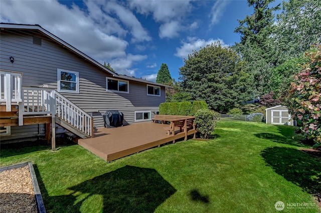13506 89th Pl NE, Kirkland, WA 98034 - back of property with a wooden deck and a shed