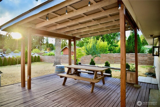 30135 2nd Ave SW, Federal Way, WA 98023 - wooden terrace with a fenced backyard and outdoor dining space