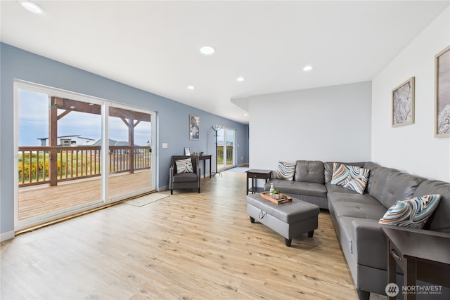 612 Dune Crest Loop, Westport, WA 98595 - living area featuring light wood-style flooring and recessed lighting