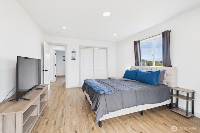 612 Dune Crest Loop, Westport, WA 98595 - bedroom featuring light wood-style flooring, a closet, and recessed lighting
