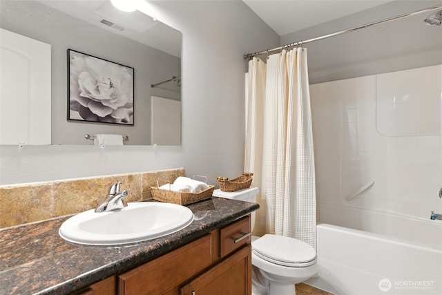 7436 S G St, Tacoma, WA 98408 - bathroom with vanity and shower / tub combo