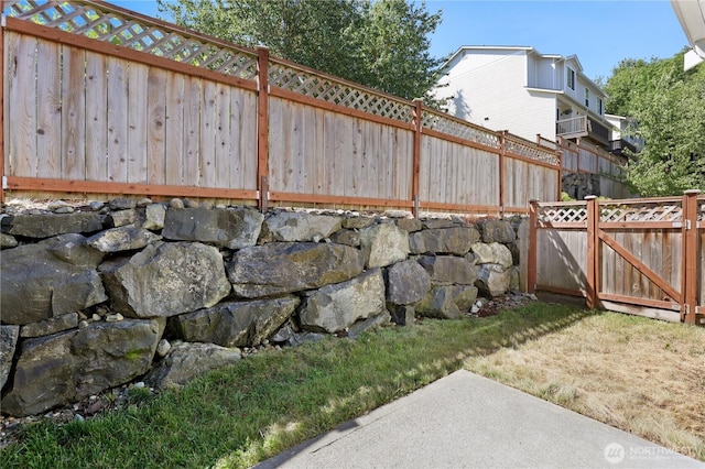 2711 SE 10th St Unit 1099, Renton, WA 98058 - view of fenced backyard