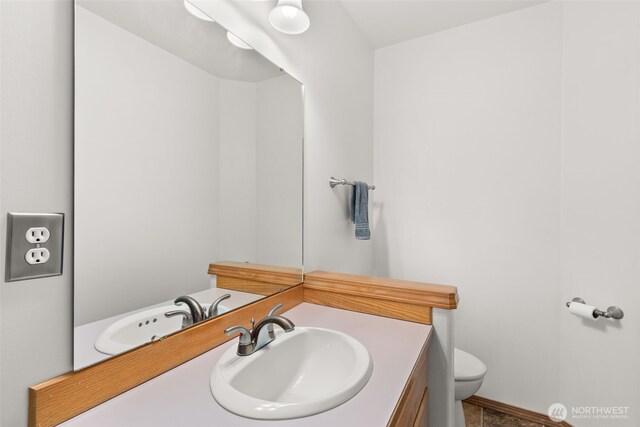 105 Clearview Cir, Chehalis, WA 98532 - half bath with vanity and toilet