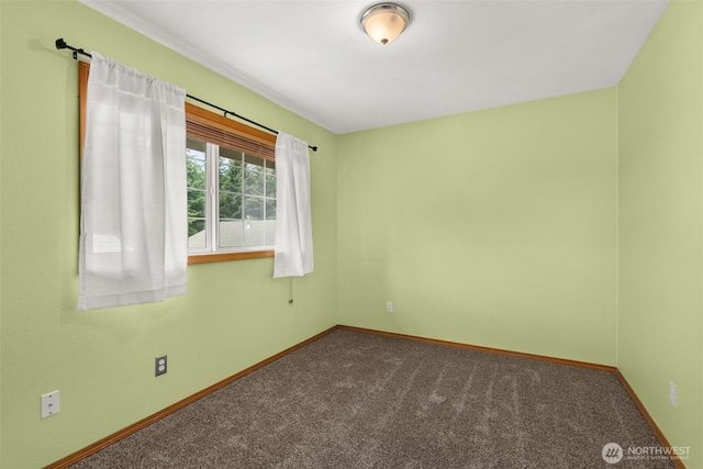 105 Clearview Cir, Chehalis, WA 98532 - carpeted empty room featuring baseboards