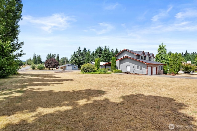 105 Clearview Cir, Chehalis, WA 98532 - view of yard featuring a garage