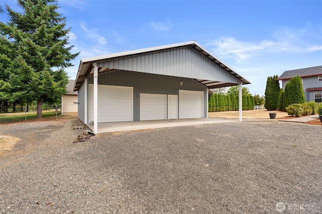 105 Clearview Cir, Chehalis, WA 98532 - garage featuring a garage
