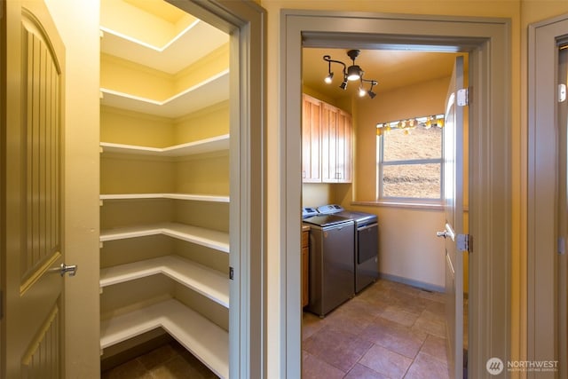 822 E Oak St, Sequim, WA 98382 - laundry area with washer and dryer and cabinet space