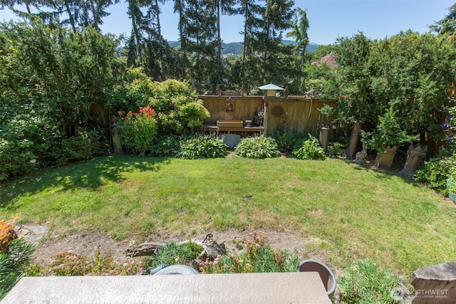 822 E Oak St, Sequim, WA 98382 - view of green lawn