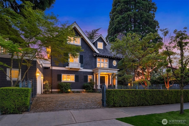 1617 Federal Ave E, Seattle, WA 98102 - view of front facade with a fenced front yard and a gate
