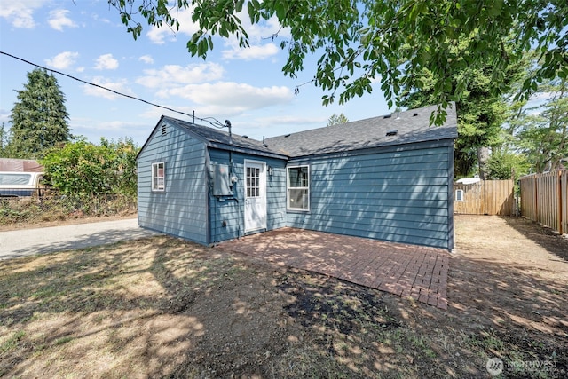 6416 S Huson St, Tacoma, WA 98409 - back of property featuring a patio area