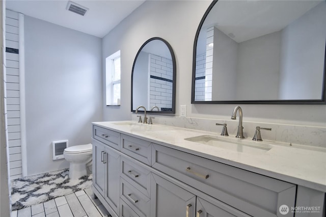 53 E Elma Mccleary Rd, Elma, WA 98514 - full bath featuring double vanity and toilet
