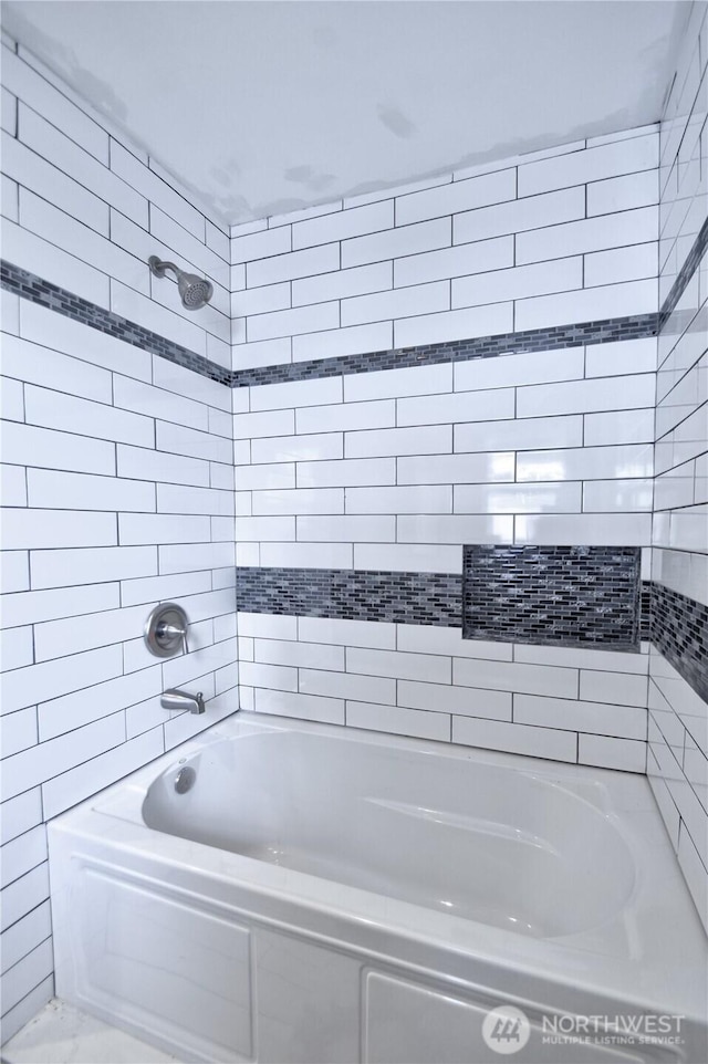 53 E Elma Mccleary Rd, Elma, WA 98514 - bathroom featuring bathtub / shower combination