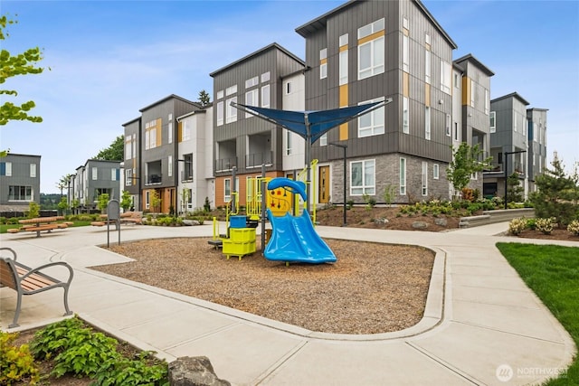 12207 137th Pl NE Unit 2602, Redmond, WA 98052 - community jungle gym featuring a residential view
