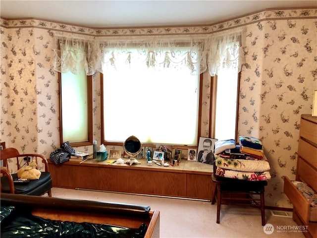 9238 Classic Dr NE, Lacey, WA 98516 - living area with wallpapered walls