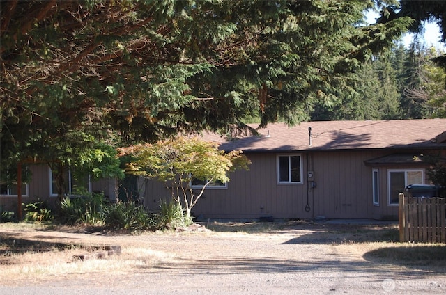 3295 Hastings Ave, Port Townsend, WA 98368 - view of side of home