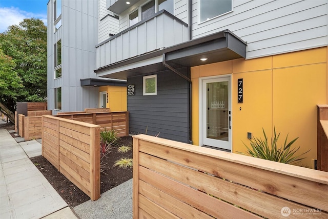 727 18th Ave, Seattle, WA 98122 - view of property exterior featuring board and batten siding