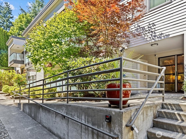5225 50th Ave NE Unit 103, Seattle, WA 98105 - exterior space featuring a balcony