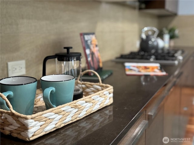 16486 SE 46th Ct, Bellevue, WA 98006 - kitchen view