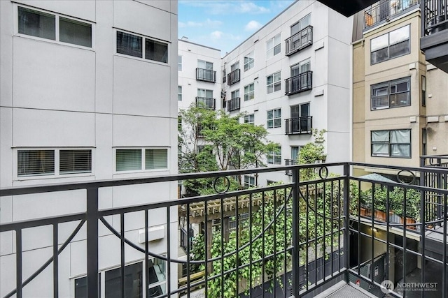 425 Vine St Unit 421, Seattle, WA 98121 - view of balcony