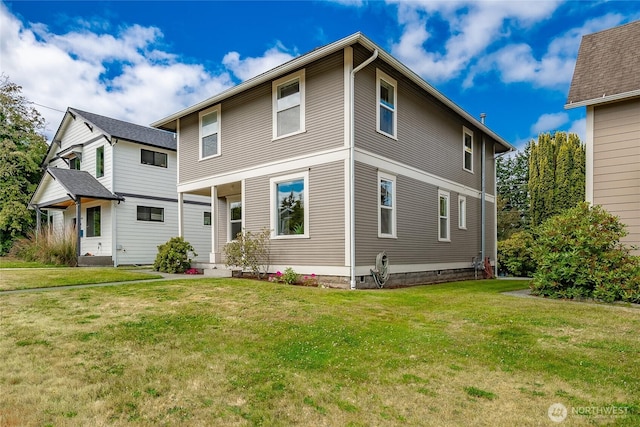 1609 Humboldt St, Bellingham, WA 98225 - back of house with a yard