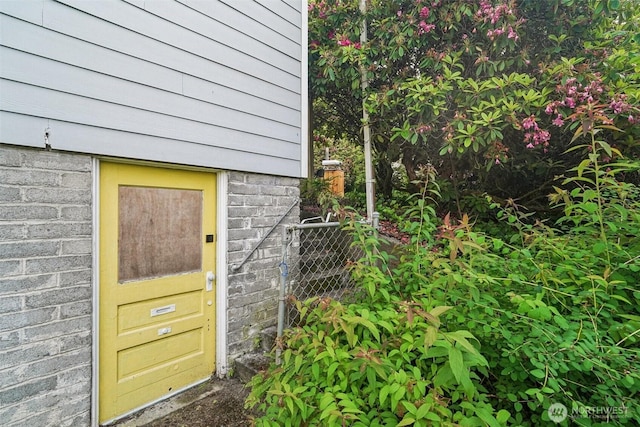 1209 Yew St, Bellingham, WA 98229 - property entrance