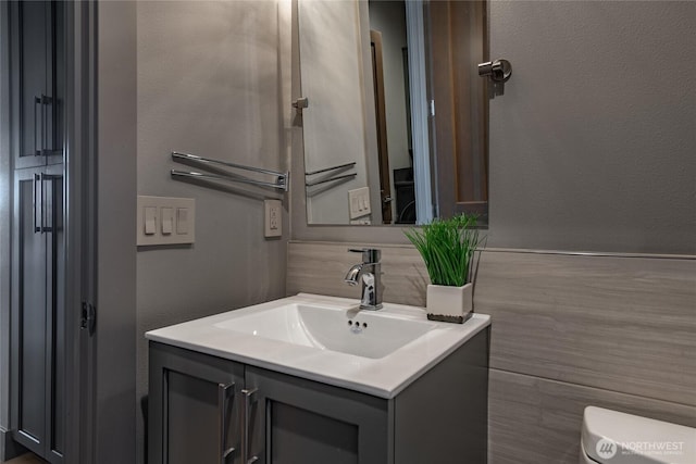 9424 Turnstone Ln Unit 29, Blaine, WA 98230 - half bath with vanity and a textured wall