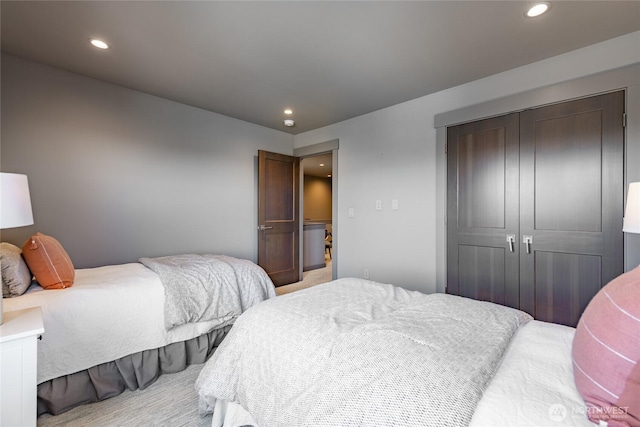 9424 Turnstone Ln Unit 29, Blaine, WA 98230 - bedroom featuring recessed lighting and a closet