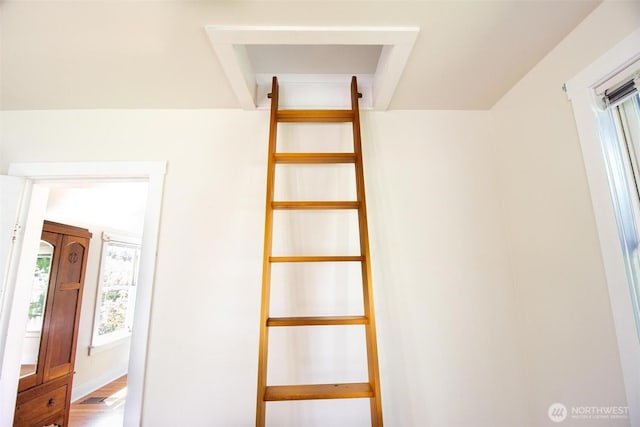 835 J St, Port Townsend, WA 98368 - view of stairs