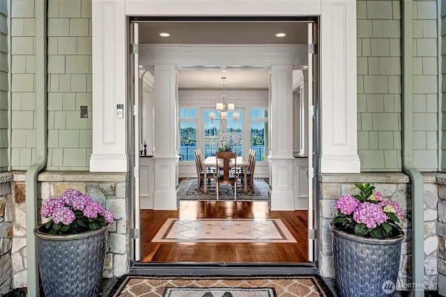 8066 Avalon Pl, Mercer Island, WA 98040 - view of exterior entry with a porch