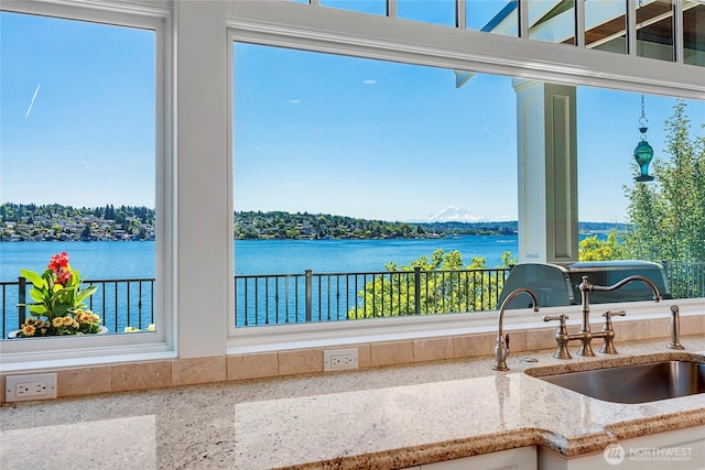 8066 Avalon Pl, Mercer Island, WA 98040 - water view