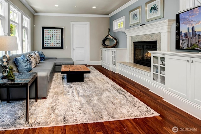 8066 Avalon Pl, Mercer Island, WA 98040 - living room featuring wood finished floors, crown molding, a premium fireplace, and recessed lighting