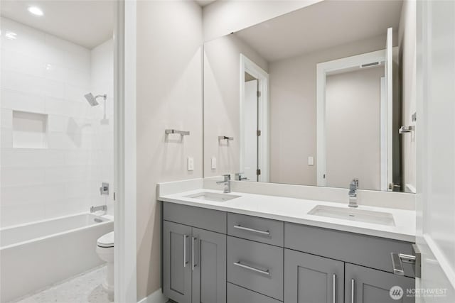 14449 133rd Pl NE, Woodinville, WA 98072 - full bath with double vanity and shower / washtub combination