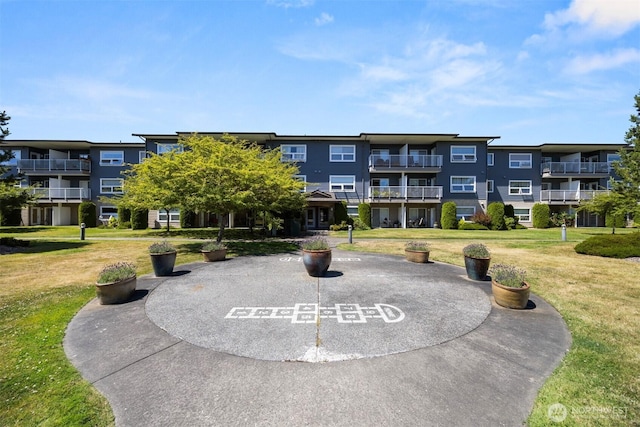 516 Darby Dr Unit 207, Bellingham, WA 98226 - view of property's community featuring a yard