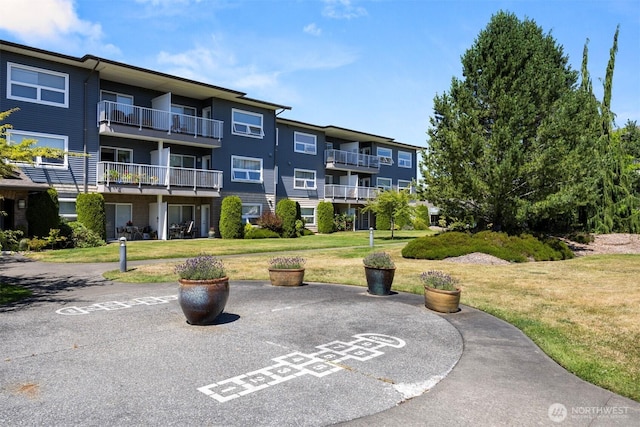 516 Darby Dr Unit 207, Bellingham, WA 98226 - view of home's community with a yard