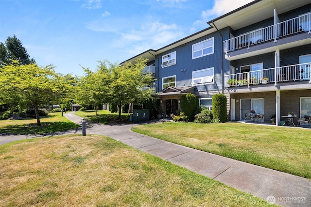 516 Darby Dr Unit 207, Bellingham, WA 98226 - view of community featuring a yard