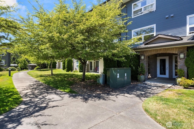 516 Darby Dr Unit 207, Bellingham, WA 98226 - view of front of property featuring a front lawn