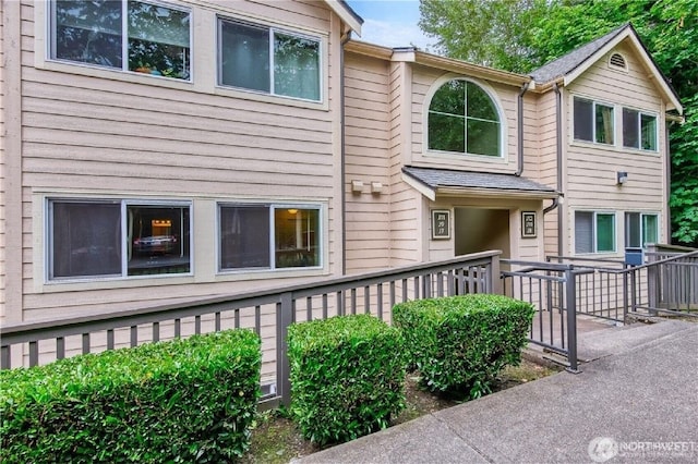 13021 SE 38th St Unit J8, Bellevue, WA 98006 - view of traditional-style house