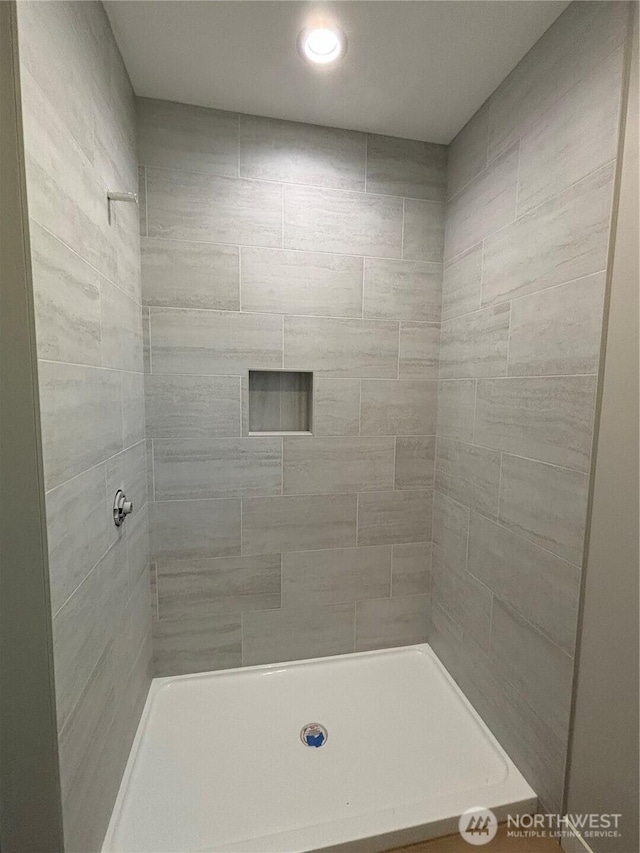 1014 Night Hawk Way, Everson, WA 98247 - full bath with tiled shower and recessed lighting