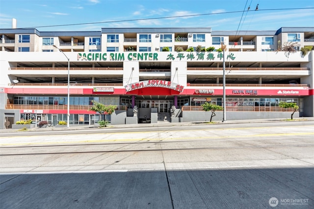 321 10th Ave S Unit 618, Seattle, WA 98104 - view of building exterior