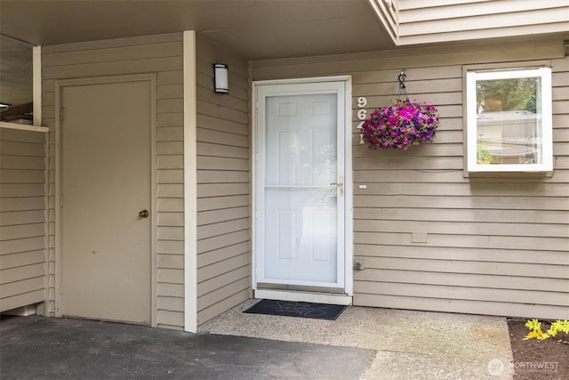 9641 NE 121st Ln, Kirkland, WA 98034 - property entrance